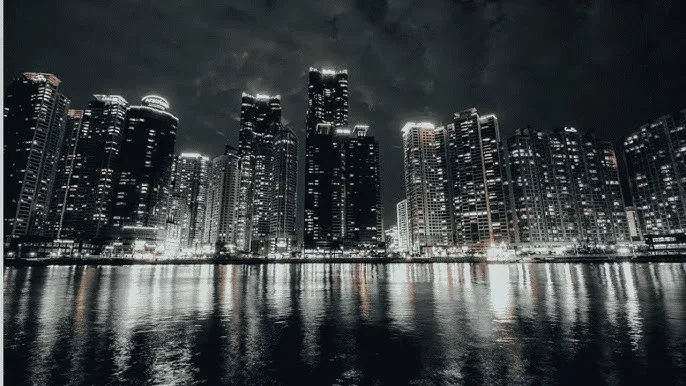 夜里18款禁用游戏小游戏 - 城市之光：霓虹背后的人间烟火